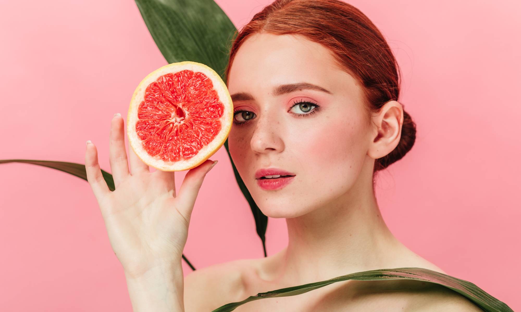 Hogyan védik az antioxidánsok az arcbőrt az öregedéstől és a káros hatásoktól?